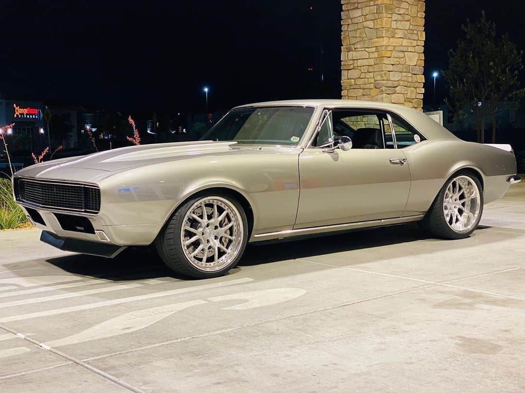 Classics Dailyさんのインスタグラム写真 - (Classics DailyInstagram)「#ClassicsFeature _____ Clean and classy 1967 Camaro build. Owned by @spiffav8 _____ #classiccar #musclecar #hotrod #protouring #prostreet #restomod #classicsdaily #streetrod #streetcar #customcar #hotrods #streetrods #chevrolet #chevy #camaro #67camaro」5月24日 4時01分 - classicsdaily