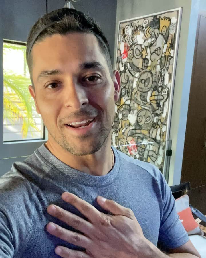 ウィルマー・バルデラマのインスタグラム：「Exciting times ahead!! And grateful to announce the above.. for the official article visit the link in my bio! #TV #Film #Production #OurVoices #Inclusion #Diversity #WVEntertainment #CBSStudios」