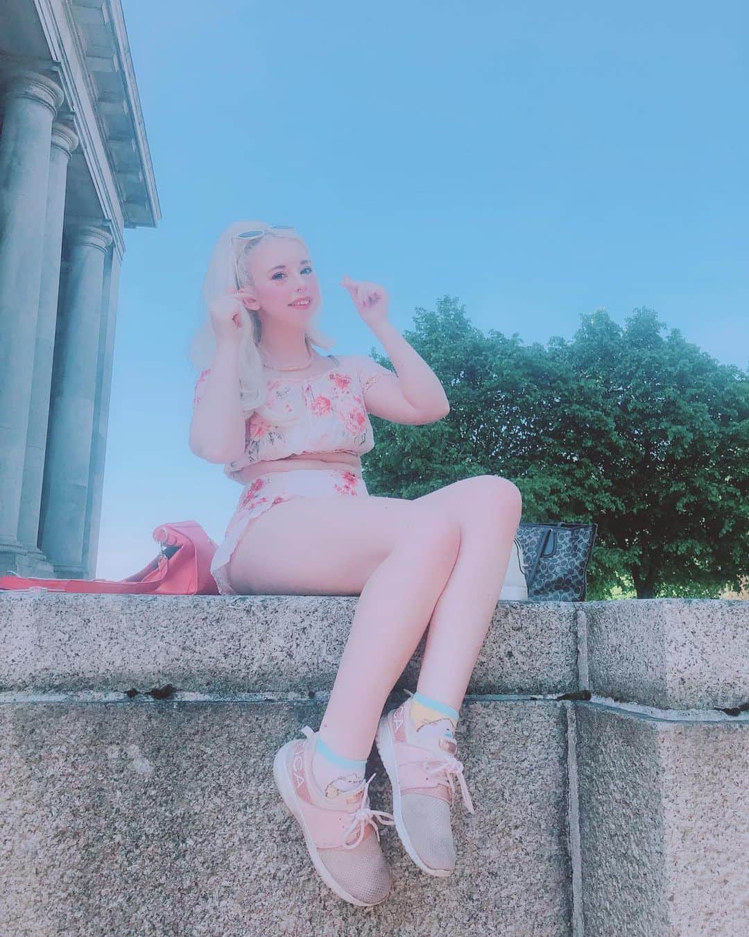 のインスタグラム：「☀️✨✨」