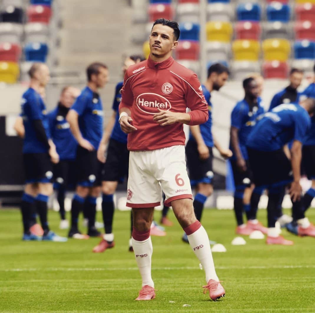 アルフレッド・モラレスのインスタグラム：「❤️⚽️」