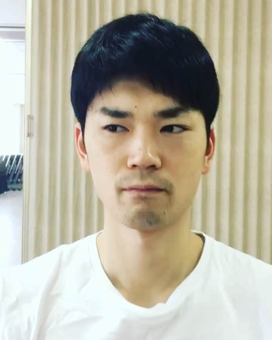 石井講祐のインスタグラム：「ゆうせいがんばれよ〜🏀 次会った時はこのくらいになってるかな👀 #ビジョントレーニング #サンロッカーズ渋谷 #Tシャツちょっとしわくちゃなのは気にせずに」