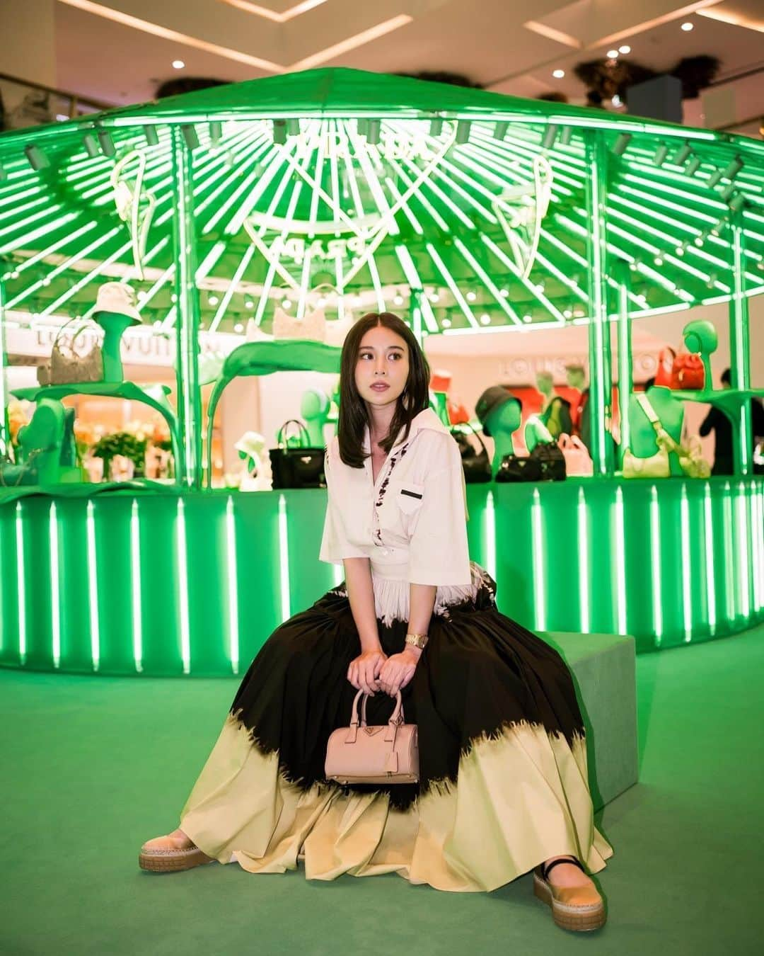 Supassaraさんのインスタグラム写真 - (SupassaraInstagram)「💚The Devil wears prada. 👠#PradaHyperLeaves  #emfashionicon」5月24日 14時53分 - supassra_sp