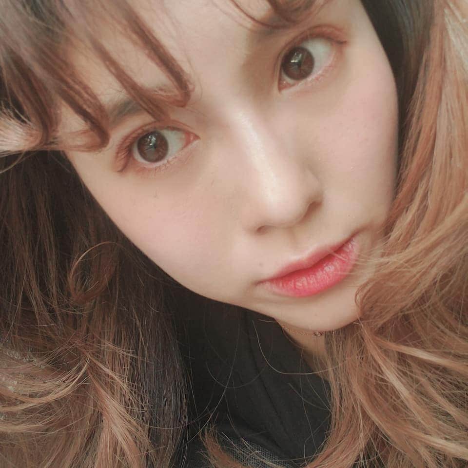 のインスタグラム：「. BROWN🐻❤️ #brown #brownmakeup」