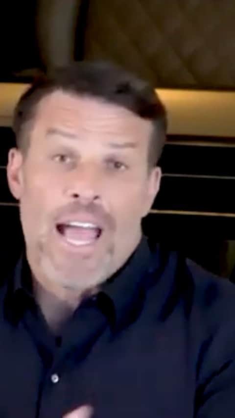 ピットブルのインスタグラム：「I’m not telling you how to think, all I’m asking you is that you do THINK. Please inform yourself. Freedom or Freedumb, the choice is yours. Stay blessed. @tonyrobbins」