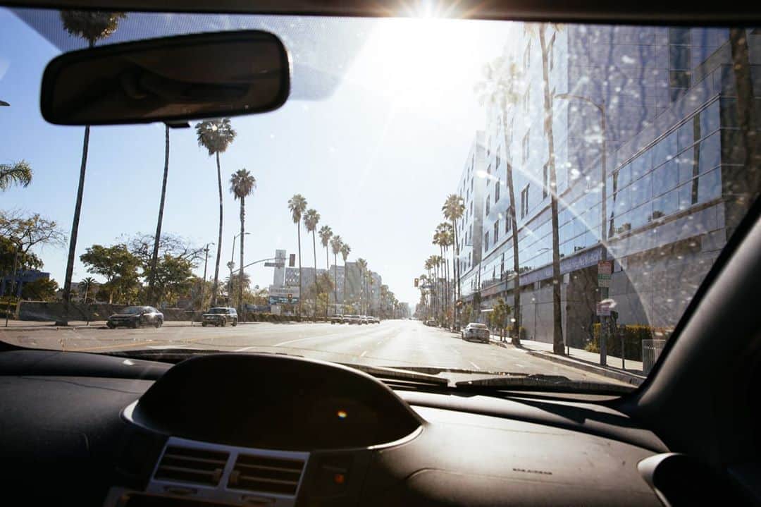 ローレン·ランドルフのインスタグラム：「Drove down Sunset Blvd. all the way to the ocean. One of my favorite drives in LA, I love this city.」