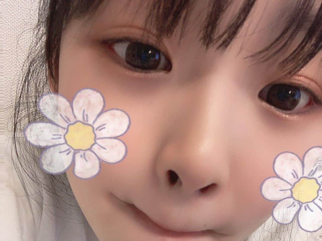 Hinataさんのインスタグラム写真 - (HinataInstagram)「. . おはよっ‼︎ ♡( ✌︎'ω')✌︎♡✌︎('ω'✌︎ )♡ . . #goodmorning #今日も笑顔で過ごそう」5月24日 9時09分 - hinachosugram