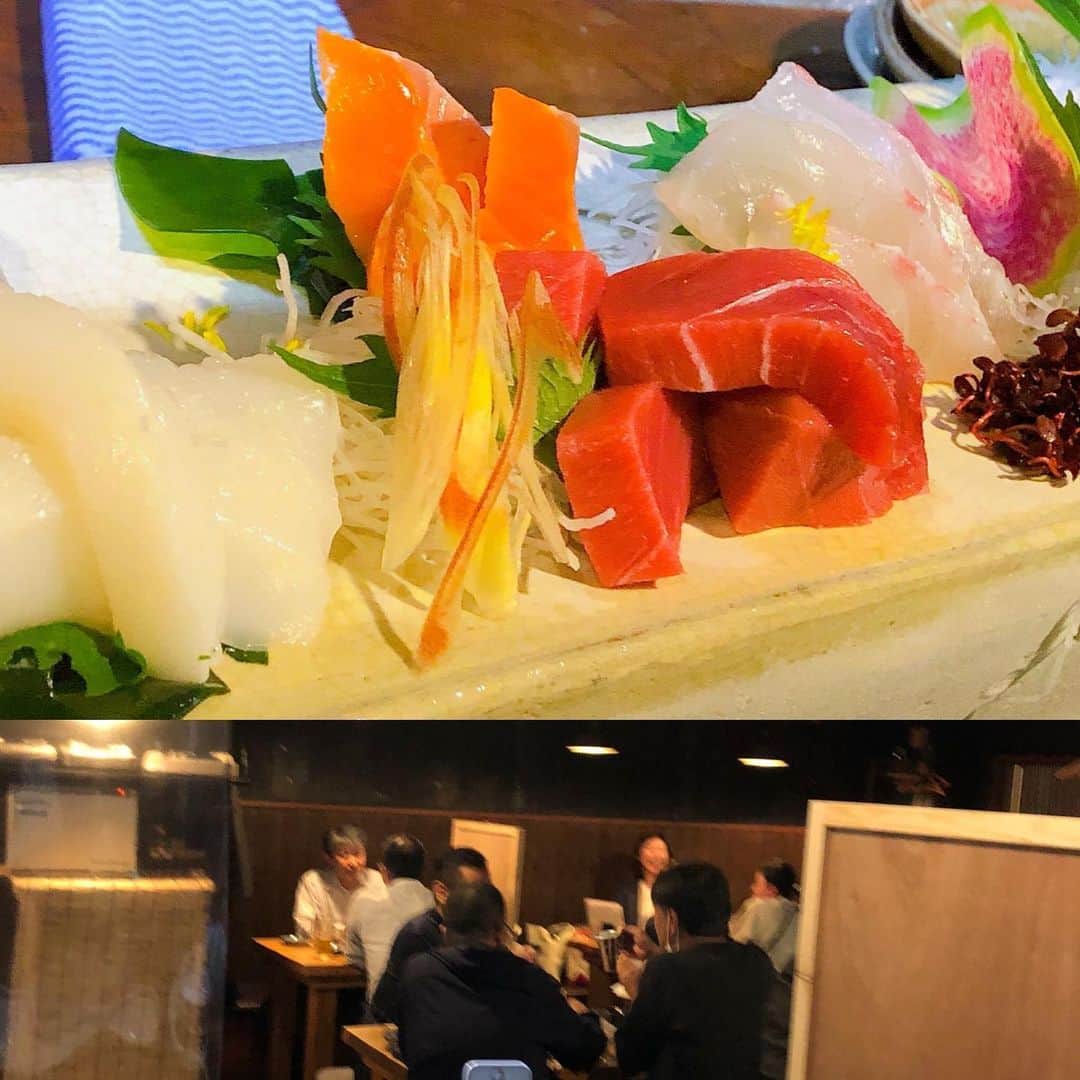 おっきゃがりのインスタグラム：「おはようございます。 おっきゃがりです。  ありがたいことに 昨日は満席で賑わいを取り戻した感のあるおっきゃがりでした。  まだ縮小メニューではありますが 少しずつメニューも増やしていきたいと思います。  しっかりコロナ対策もしつつ楽しいにちよになればと思います。 今日も25時まで皆様お待ちしております。  #大阪#大阪福島#福島グルメ#梅田グルメ#海鮮居酒屋#居酒屋#日本酒#47都道府県#日本酒巡り#飲み屋#JR福島駅#駅近 #とり藤#うぉっしゅ#多呼おどり#福島壱麺#十忠八九#86ストア#香味岡#みらく劇場」
