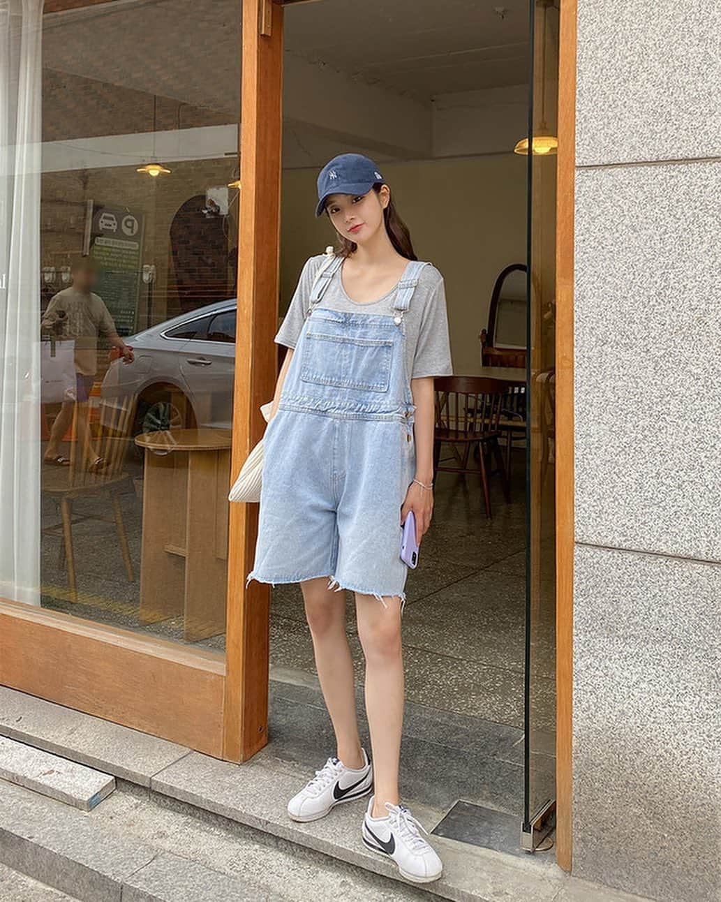 Chuuのインスタグラム：「기장이 짧은편이 아니라 데일리하게 입기 좋은 멜빵🌿」