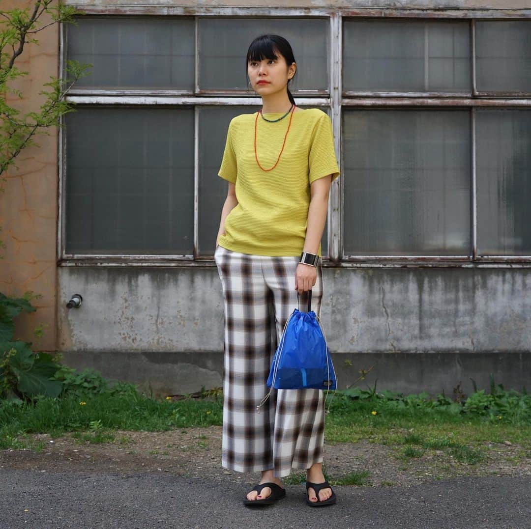 MāWさんのインスタグラム写真 - (MāWInstagram)「. [STYLE] 24th May 2020. . [PHEENY] Double weave dobby pullover. Rayon omble check all-in-one. . [hobo] POWER RIP® POLYESTER HANDLE POUCH. -  #pheeny #hobo #mawsapporo #MāW #ins_online #20ss #sapporo #mawsapporo」5月24日 10時53分 - maw_sapporo