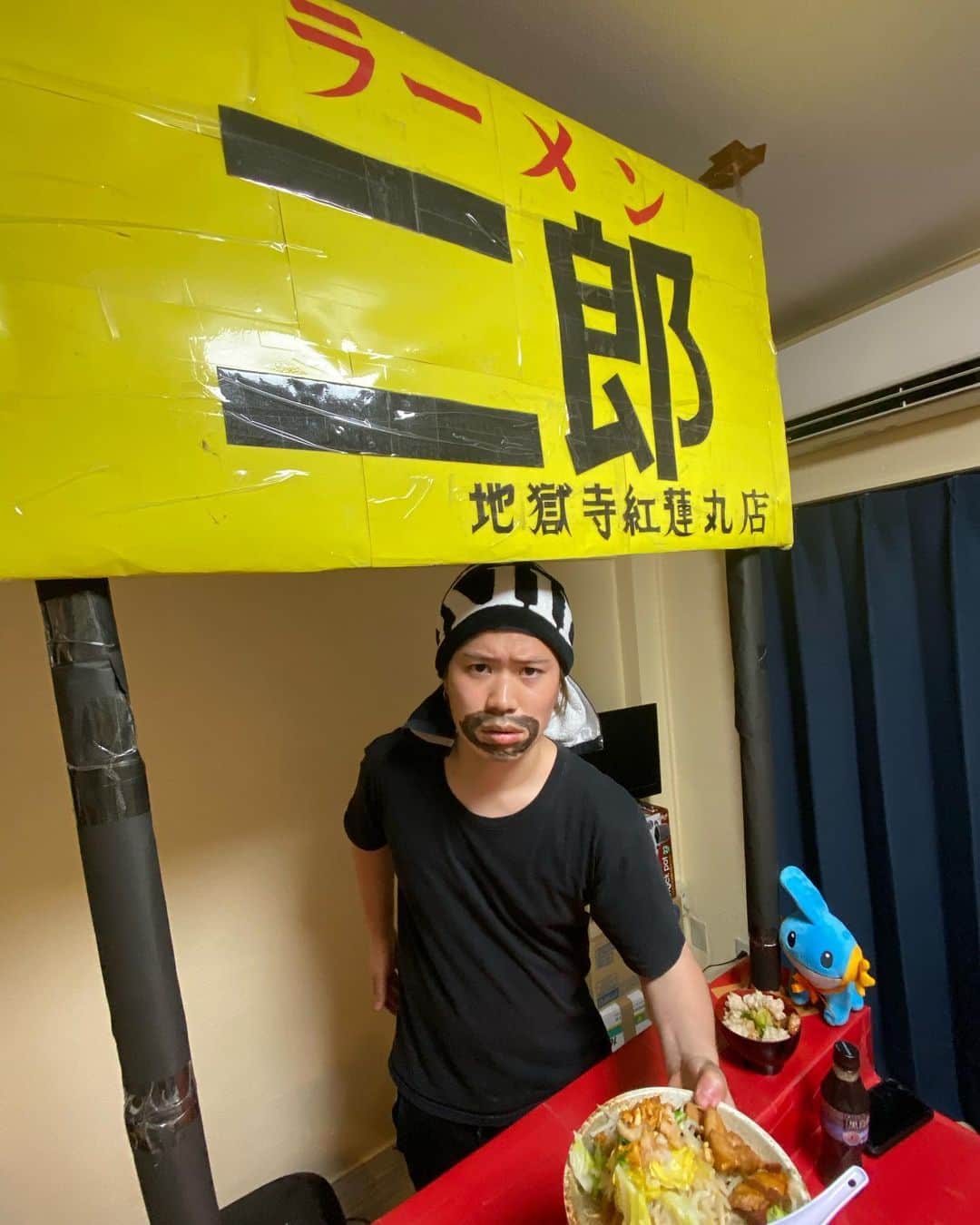 地獄寺紅蓮丸のインスタグラム：「二郎　地獄寺紅蓮丸店がオープンしました #家二郎」