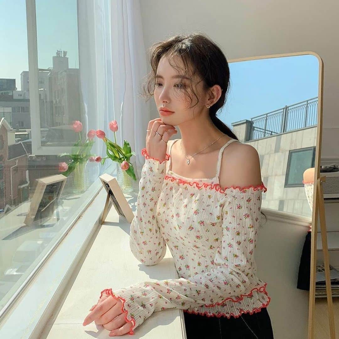 Chuuのインスタグラム：「Have a happy weekend!🌷」
