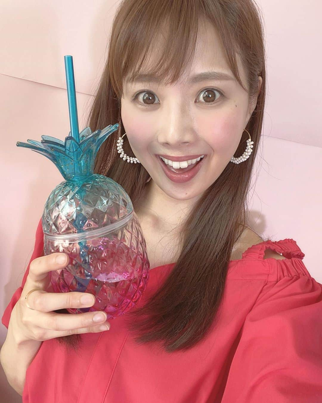 妃海風さんのインスタグラム写真 - (妃海風Instagram)「. . インスタライブありがとうー！！✨✨ . 1時間ってあっとゆーま！！😳 . そして、本日っ！！ １６時〜オンエア TOKYO FM & JFN 「ももいろクローバーZのSUZUKIハッピー・クローバー」 . に、コメント出演致しますので、 こちらもこの後、お楽しみくださいませー😊💖 . https://www.tfm.co.jp/clover/ . #ハピクロ」5月24日 14時08分 - fuhinami_official