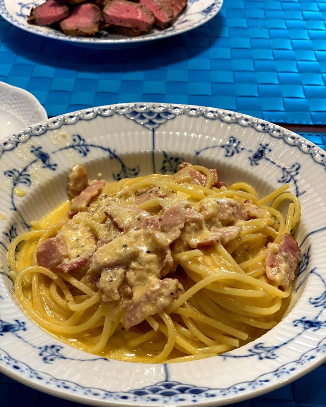 のインスタグラム：「カルカルカルボナーラ💕 Rich and creamy carbonara pasta  #カルボナーラ  #pasta  #パスタ #carbonara」