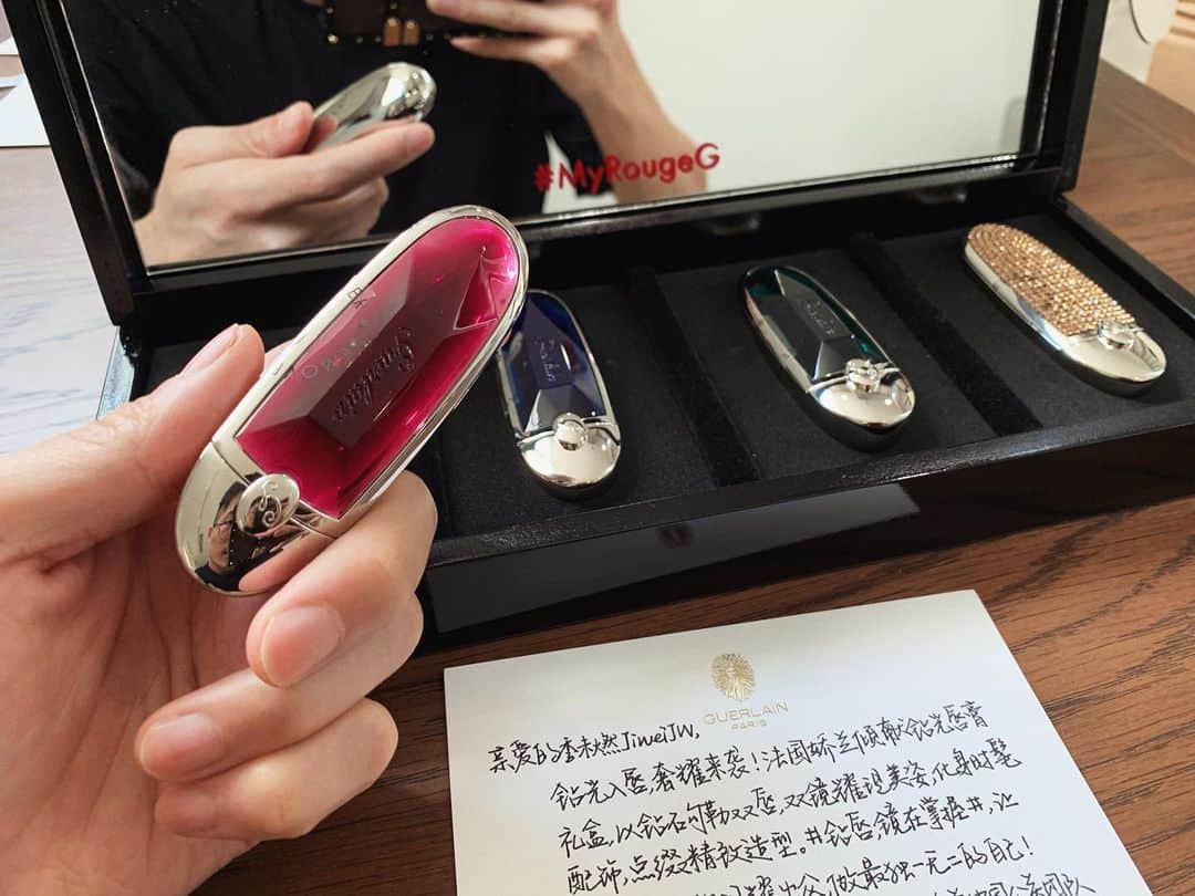 JiweiJWさんのインスタグラム写真 - (JiweiJWInstagram)「I love Guerlain so much ~ Thanks so much #guerlain #diamond #lipstick」5月24日 14時23分 - jiweijw