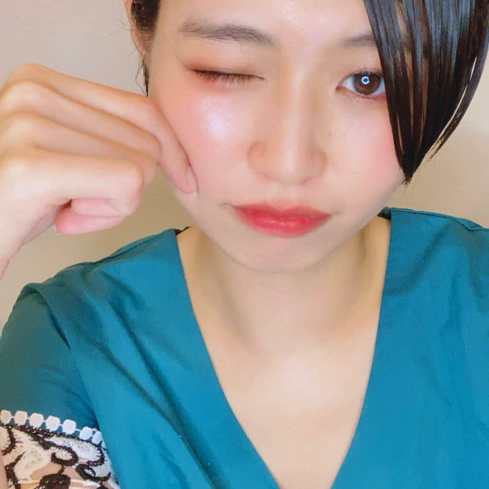 岩間夏美さんのインスタグラム写真 - (岩間夏美Instagram)「. . アプリで見れる 邦画をほとんど見尽くしたので 洋画をよく見ています なぜかホラーが多め おすすめの洋画ありますか？  映画館で見られる日は 近いのかな？ 美術館も早く行きたい 1番行きたいのは スイーツビュッフェ💕笑  気をつけながら ちょっとずつ戻ることを 祈ってます . #おうち時間 #映画  #洋画 #netflix  #ミスト #ハングオーバー  #ダンサーインザダーク  #シャッターアイランド  #ホラー映画 #ミステリー映画  #映画館 #美術館巡り  #緊急事態宣言解除  #スイーツビュッフェ」5月25日 0時17分 - iwama_natsumi