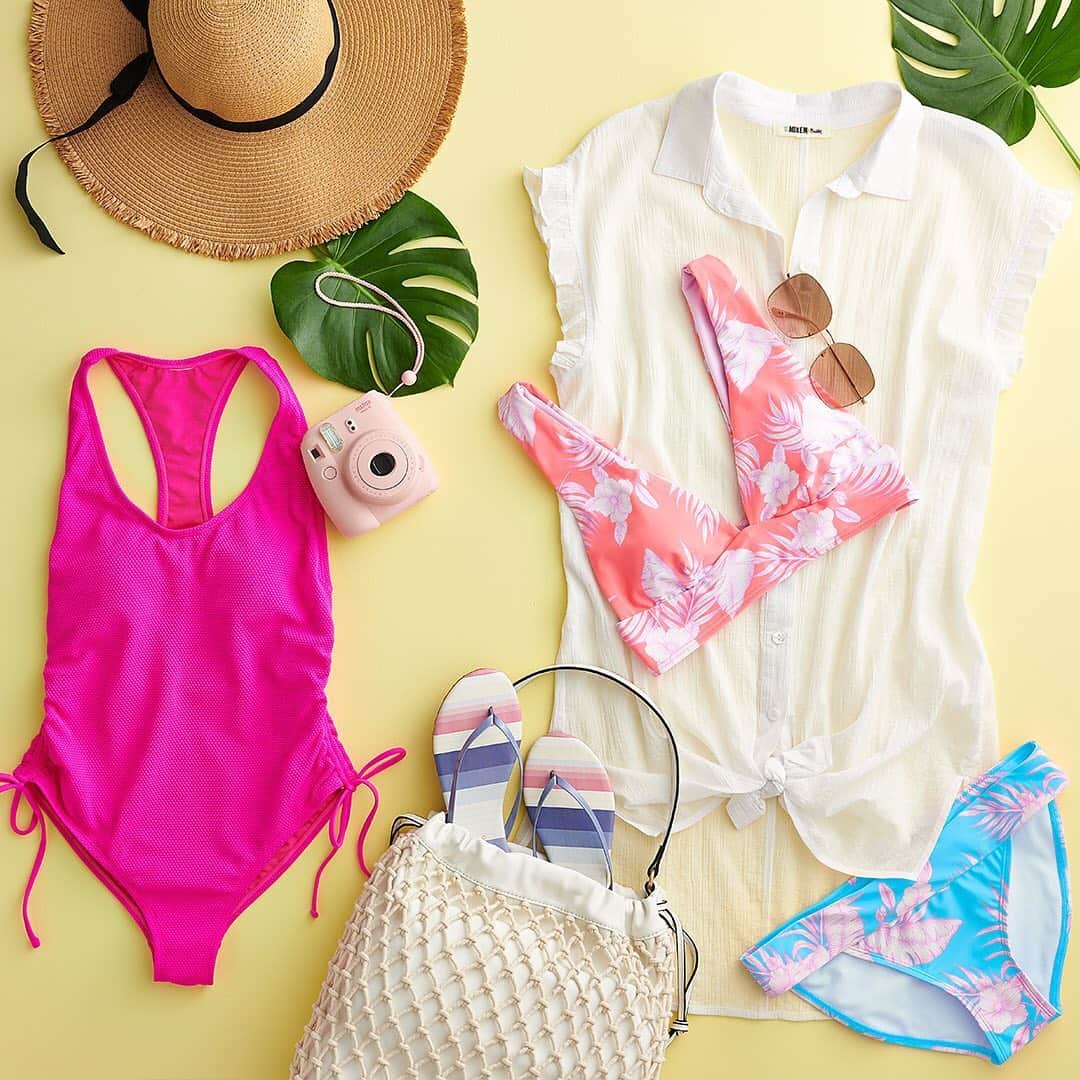 ロック&リパブリックのインスタグラム：「Summer prep is underway. ☀️ Swipe to check out swimsuits for the whole family. #Kohls」