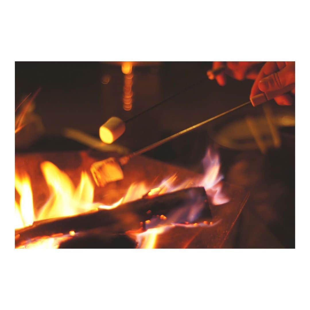 丸山智己さんのインスタグラム写真 - (丸山智己Instagram)「#焚き火 #マシュマロ #camp #恋しい」5月25日 0時39分 - tomomi.maruyama0327