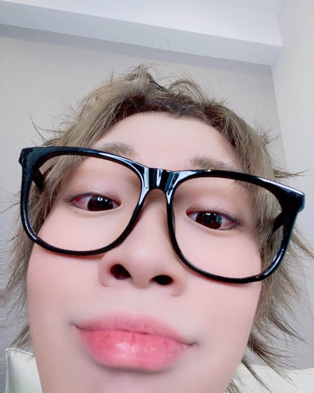 ☆イニ☆(じん)のインスタグラム：「さて。お次はこっちでコメント返信でもしますかね。」