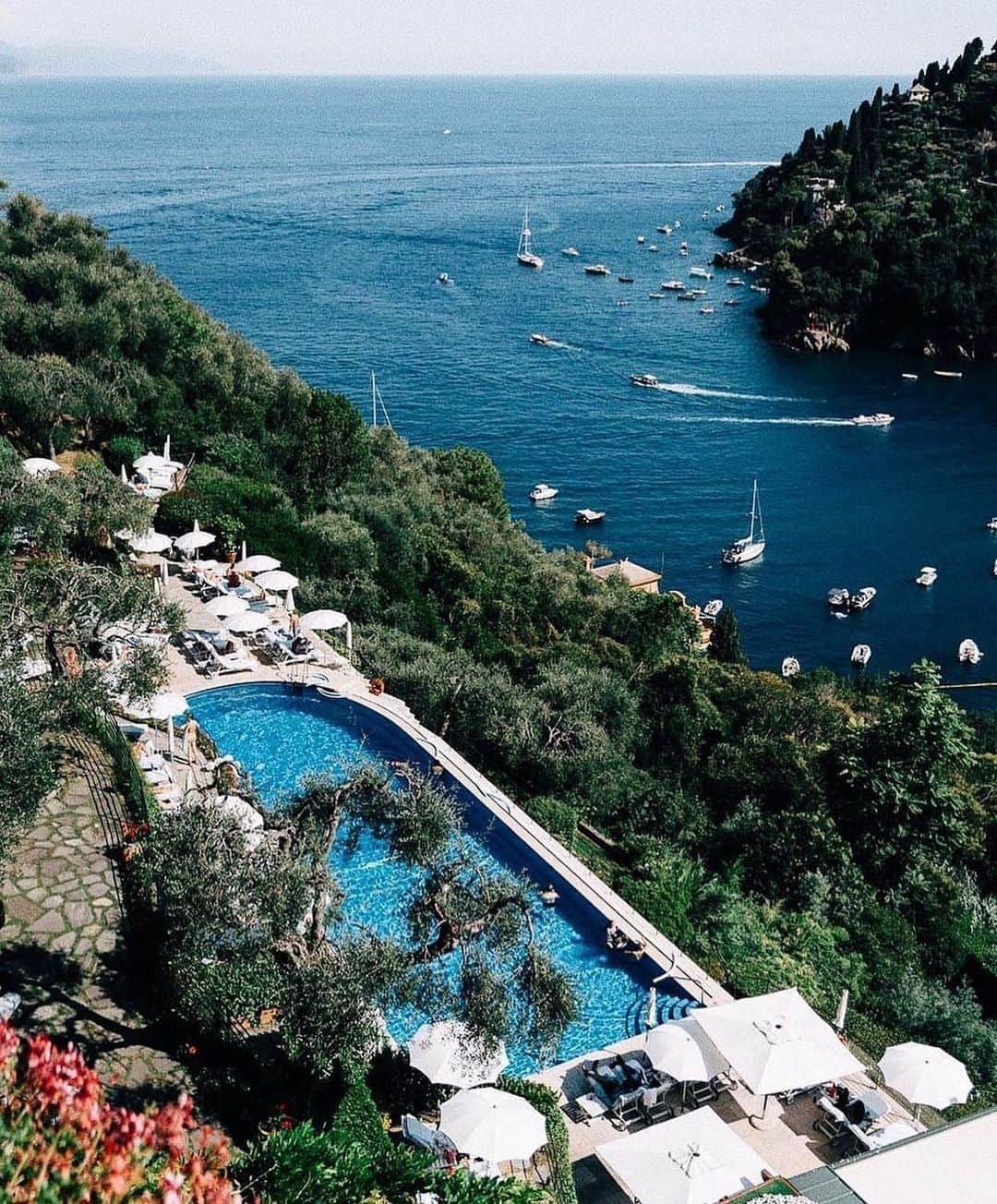 Interior | Lifestyle | Loveのインスタグラム：「Spending a day over the Ligurian Riviera. A beautiful destination @belmondhotelsplendido」