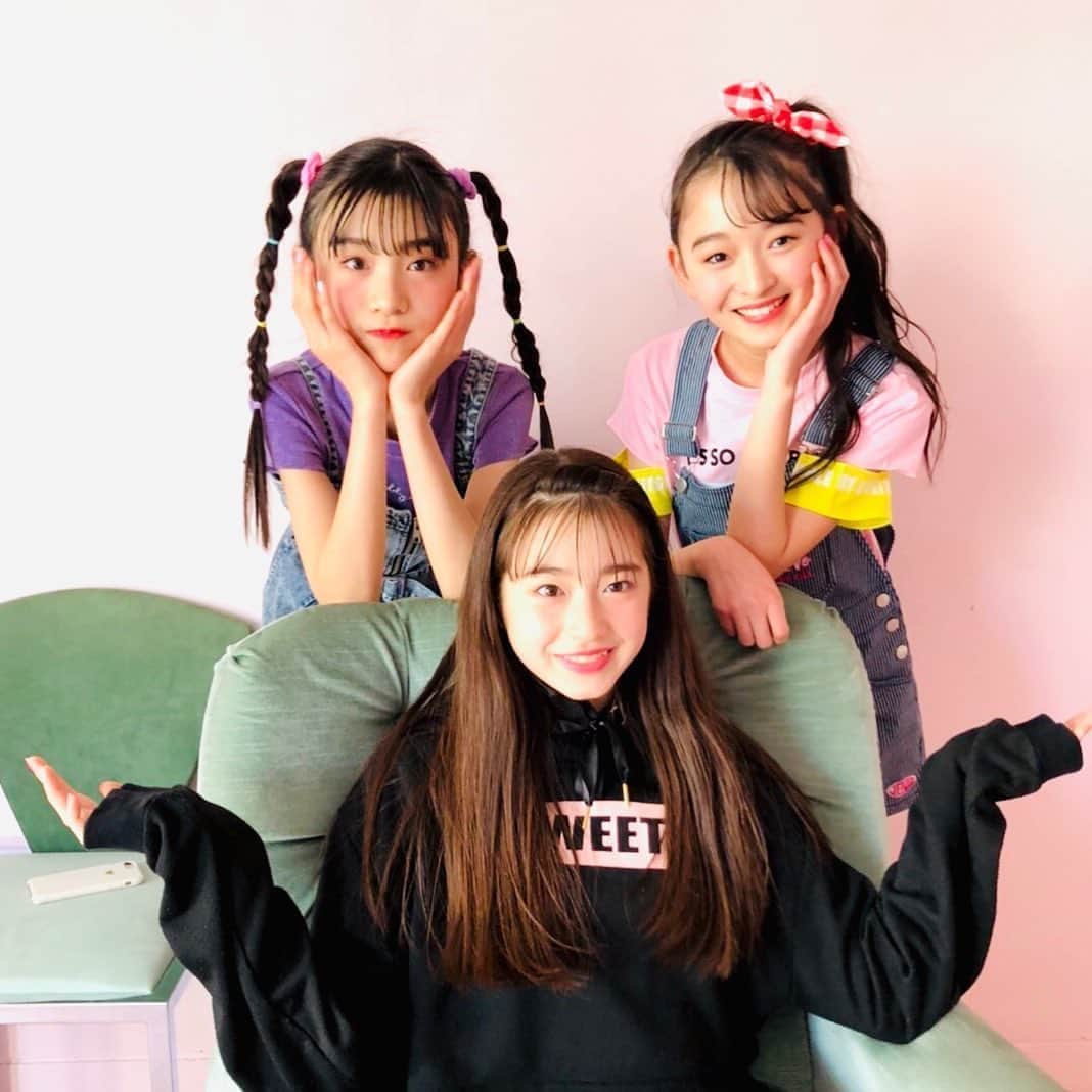 ニコ☆プチのインスタグラム：「🤹‍♀️🤹‍♀️🤹‍♀️ . . . #葛西杏也菜  #近藤藍月  #八木珠梨  #ゆるゆるおふしょっと🧏‍♀️🖤」