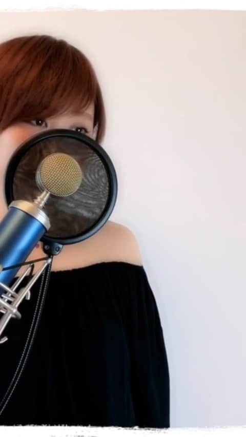 Karinのインスタグラム：「YouTubeで毎週土曜日夜8時からJ-POPのカバー動画をアップしています✨他のカバー曲はプロフィールページから観て&聴いてください✨ ・ #あなたがいることで #uru  #カバー #YouTube #シンガー #シンガーソングライター #音楽 #音楽好きな人と繋がりたい  #ライブ #写真 #live #photo #music #ilovemusic #musicgram #karin #singer #singersongwriter #stayhome #staysafe #stayathome」