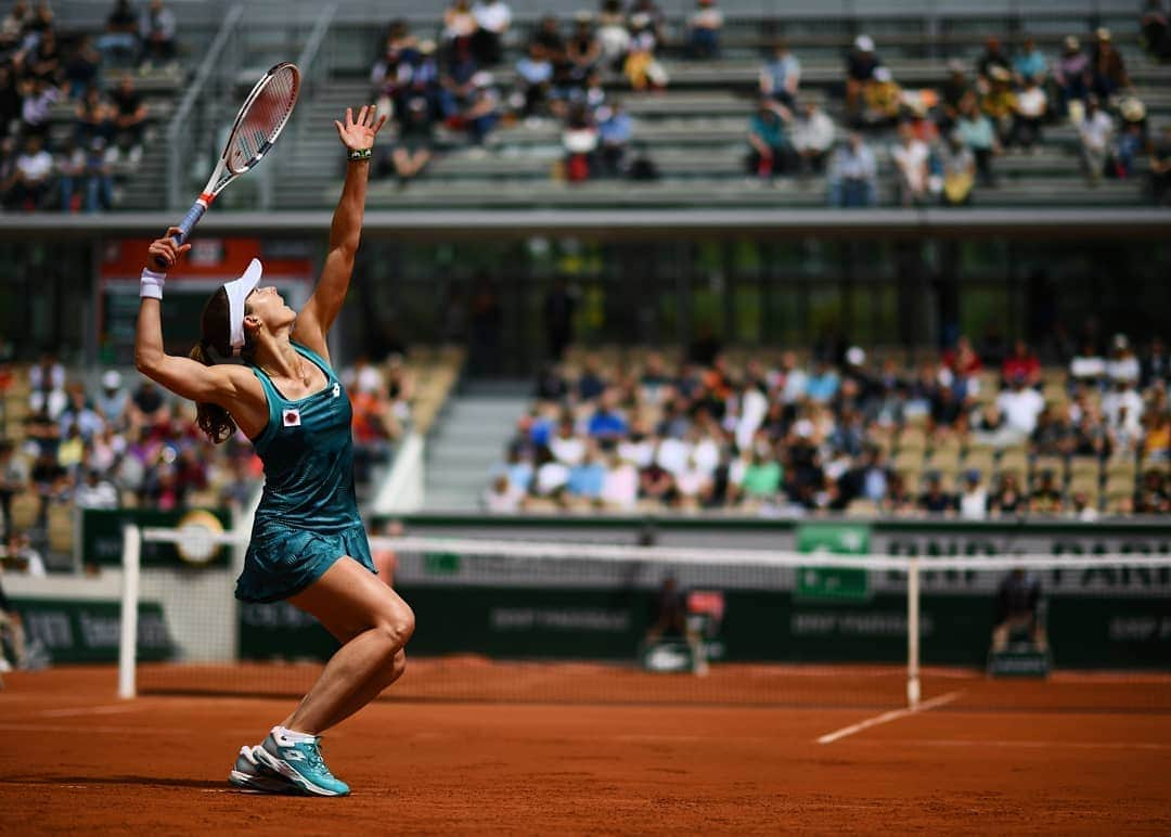 アリーゼ・コルネさんのインスタグラム写真 - (アリーゼ・コルネInstagram)「The main draw of RG 2020 was supposed to start today... Feeling very nostalgic of my favorite time of the year 🥺 #MissyouRG •• Le tableau final de Roland 2020 était censé commencer aujourd'hui... Beaucoup de nostalgie en repensant à ces moments magiques. #TumemanquesRoland」5月24日 18時13分 - alizecornet