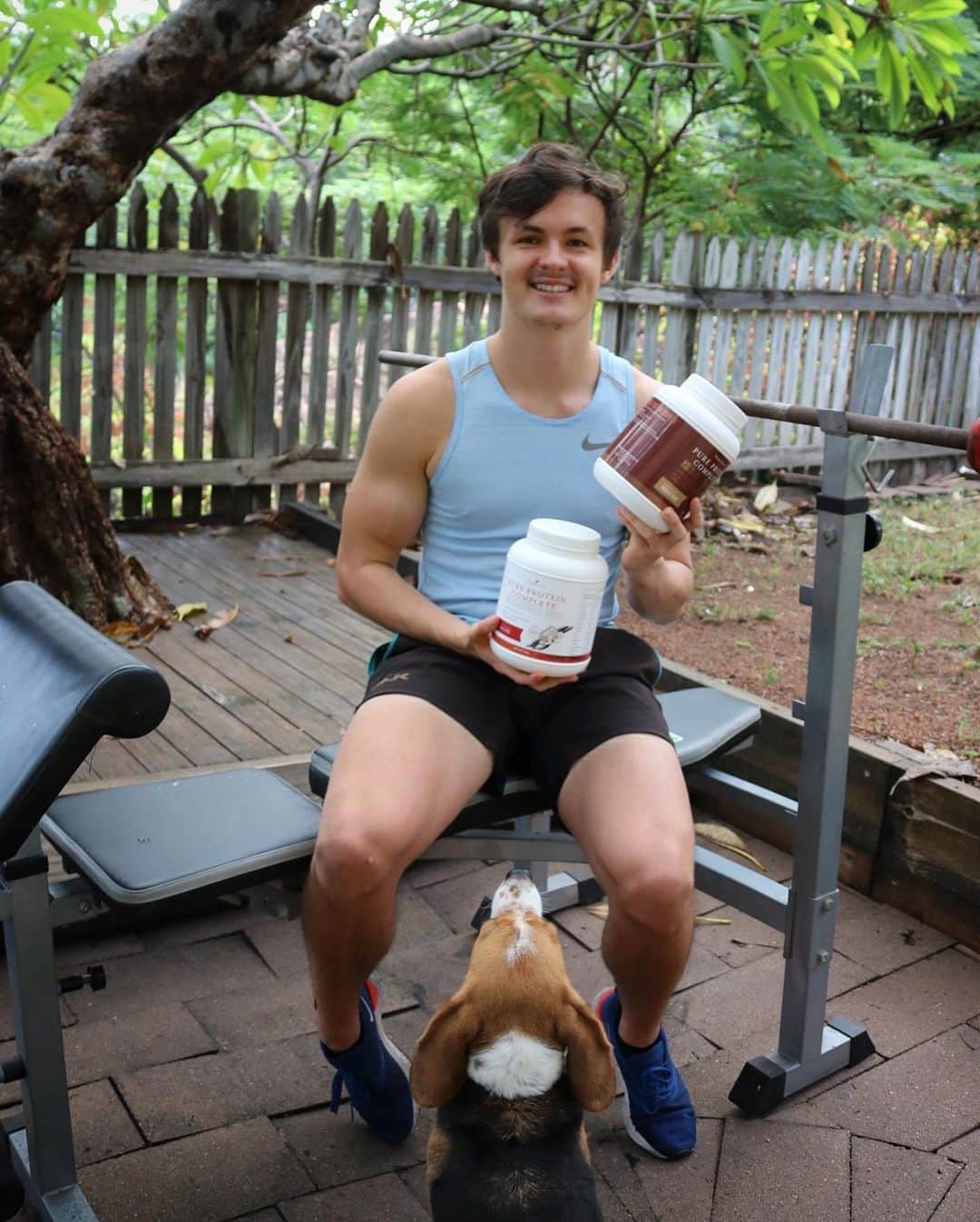 ジェイク・ドランのインスタグラム：「Love naturally derived supplements and @younglivingaunz Pure Protein Complete is no exception! 💪🏼 Helps build muscle mass and assists with post workout recovery, all while tasting amazing! An awesome training tool. #youngliving 🌱」