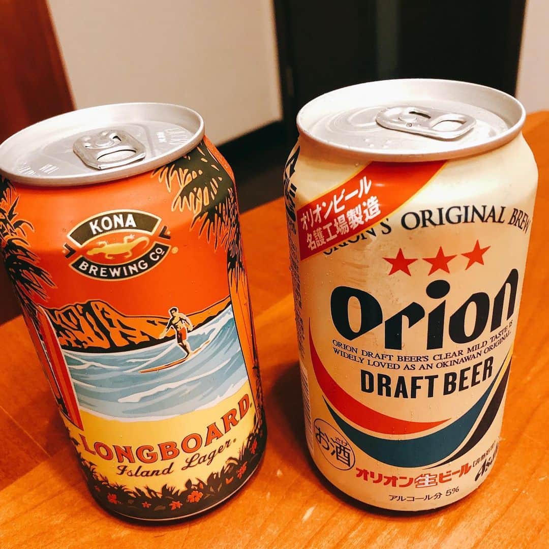 井上公造さんのインスタグラム写真 - (井上公造Instagram)「旅行にいつに行けるか分からないので、せめて自宅で気分だけでも。ハワイのロングボードと沖縄のオリオンビール！乾杯🍻  #お家ご飯  #ロングボードビール  #オリオンビール  #ハワイ  #沖縄」5月24日 18時57分 - inouekozo39