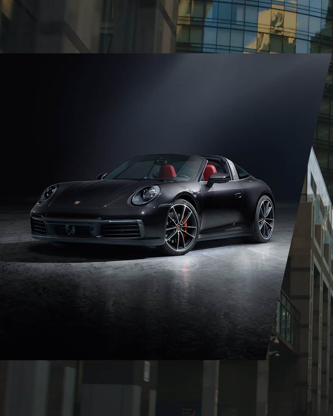 Porscheさんのインスタグラム写真 - (PorscheInstagram)「A timeless design still inspiring new perspectives. The new 911 Targa 4S promises perpetual driving pleasure.  #TargaPointOfView __ 911 Targa 4S: Fuel consumption combined: Fuel consumption combined 10,3 – 9,9 l/100 km; CO2 emissions combined 235 – 227 g/km.」5月24日 19時01分 - porsche