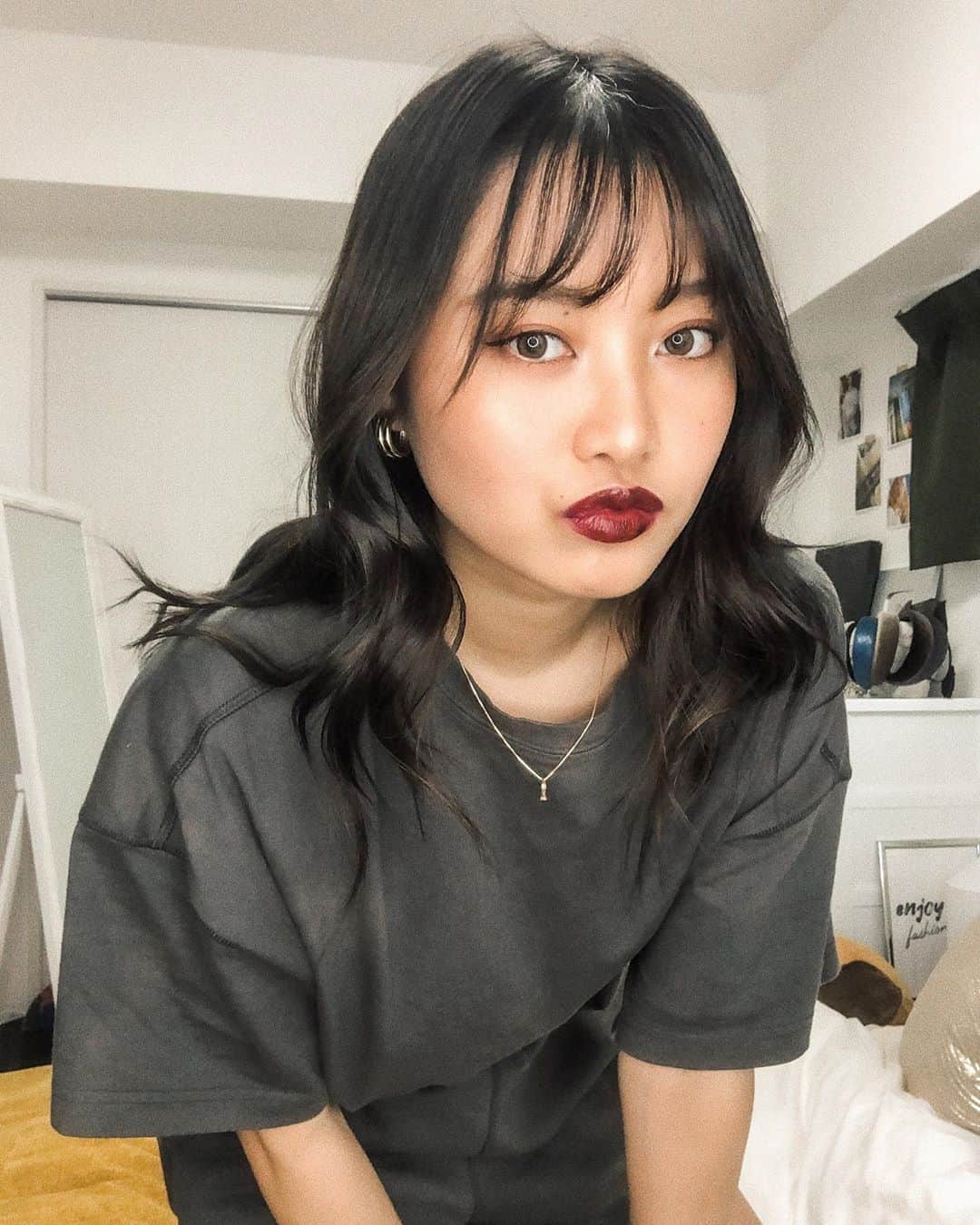 のインスタグラム：「. リップは @maccosmeticsjapan の パテント ペイント リップラッカーの ポリッシュト プライズです☺︎ . #selfie #me #セルフィー」
