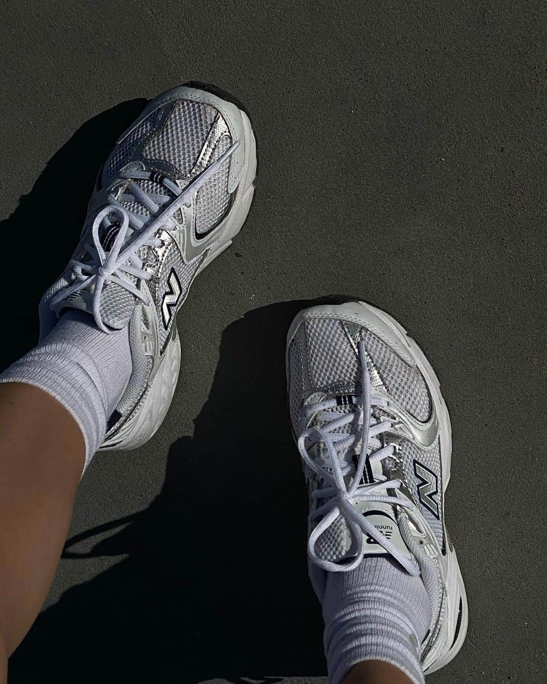 Mathilde Goehlerのインスタグラム：「Sunday morning walk 👟」