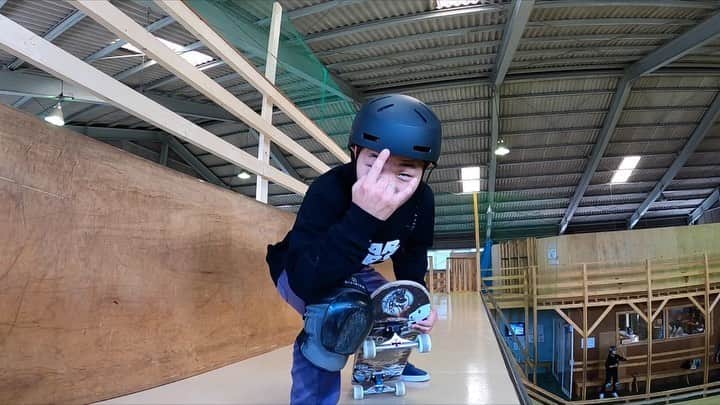 笹岡建介のインスタグラム：「📍📍📍 📸@cgtomoyuki @ao_minimum @kussy0718 @triforce_k @cggunjo  @dcshoes_japan @mktaxi.jp @dorcus_tbs @stance_japan @skullcandyjapan @bern_japan @independenttrucks @rictawheels #mktaxi#dcshoesjapan #dcshoes #skullcandyjapan #bells #independenttrucks #triforce_k #hi_5 #dorcus_tbs #6556skateboarding #divisio#fivecrossskatepark #showgekiskateboards #13mind#bern#bernjapan#make___#skate#skateboard #instagood #skatecrunch #skatecrunchmag」