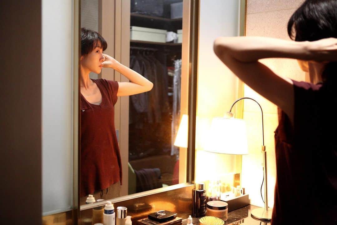 イム・スジョンのインスタグラム：「사랑한다, 사랑하지 않는다✨ (Come Rain, Come Shine, 2011) #지금봐도좋은영화 #나의영화😘」
