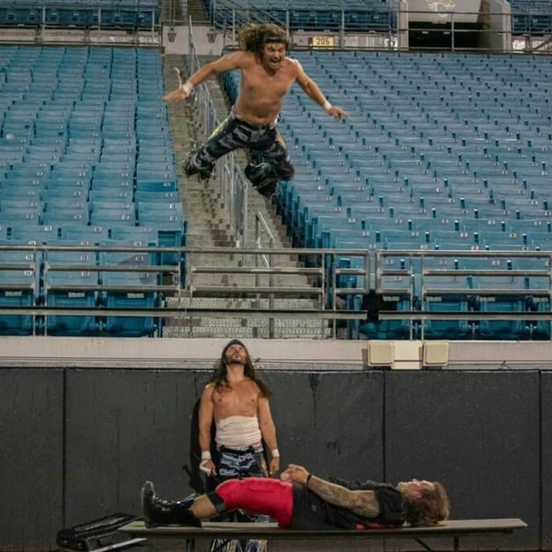 ニック・ジャクソンのインスタグラム：「Stadium Stampede!」