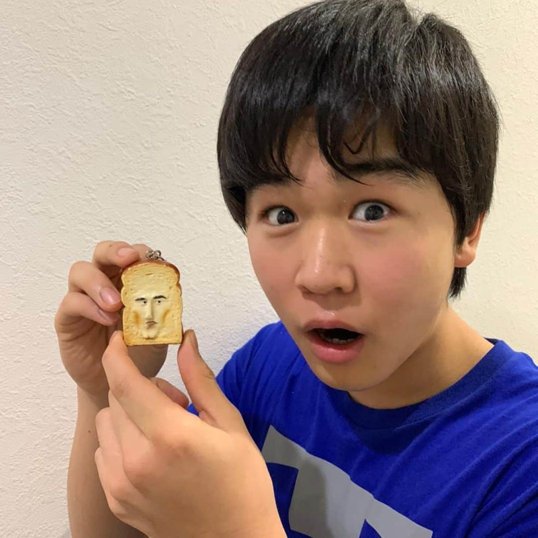 鈴木福さんのインスタグラム写真 - (鈴木福Instagram)「僕の大切なものを紹介します！  謎のキーホルダー(笑) ピカいちを見てくれた方は知っていると思いますが、僕の友達のきらが中1の頃、一緒に遊んだ時くれました(笑)  なぜくれたのかは未だによくわかりませんが(笑)  高校のリュックにでもつけようと思います(笑)  #大切なもの#キーホルダー#ピカいち#高校#リュック#謎すぎる#笑っちゃう」5月24日 20時50分 - s_fuku_te