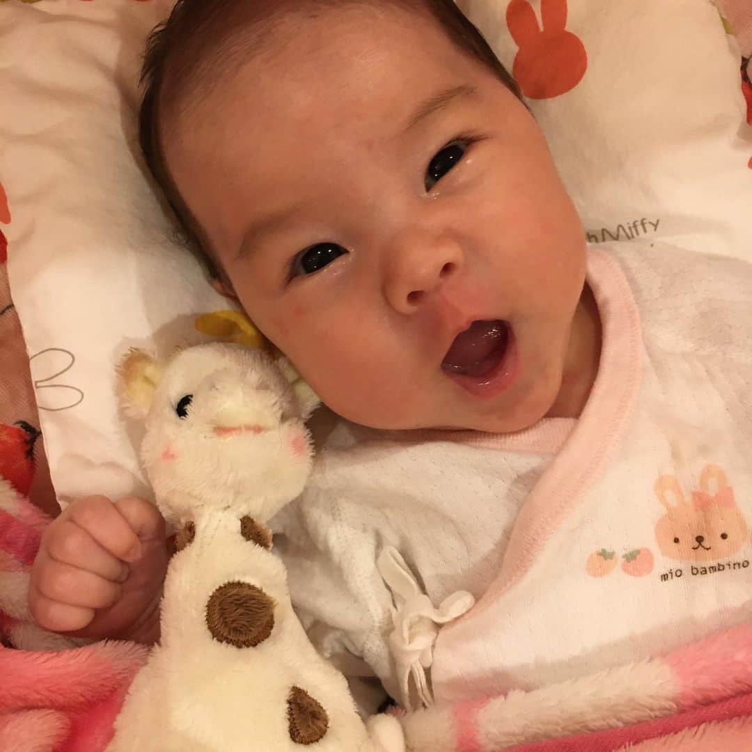 上原さくらさんのインスタグラム写真 - (上原さくらInstagram)「泣いても笑っても可愛い❤️ 天井知らずの親バカ発動中です💦  #baby #babygirl #crying #smiling #親バカ部 #親バカ部女の子」5月24日 20時49分 - sakura_uehara_official