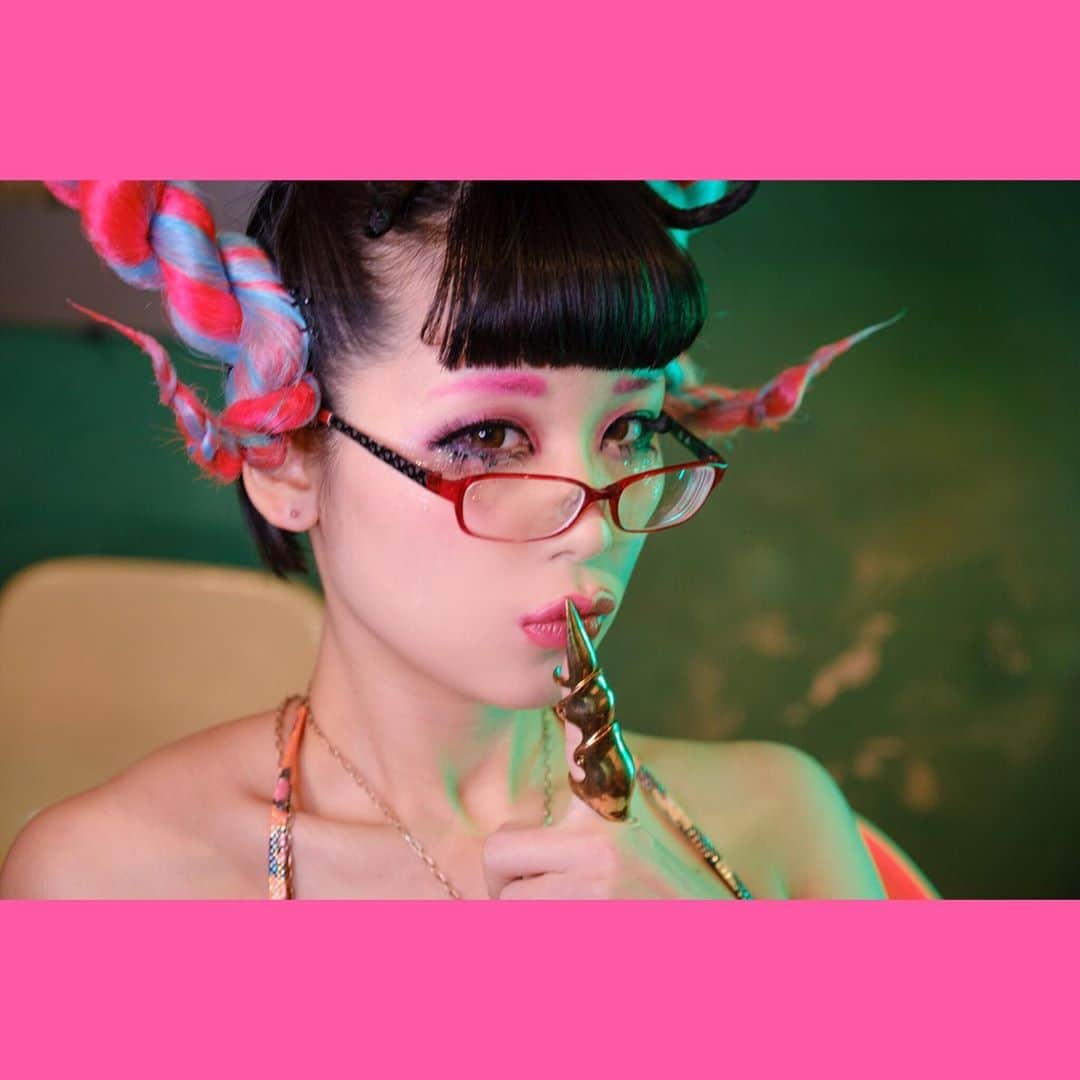 北見えりさんのインスタグラム写真 - (北見えりInstagram)「Monster girl⭐︎ p @k.kiuchi_q  hair @volumeharajuku . . . #eri_kitami #hairmake #Monster #eureka #colorful #makeup #japanesegirl #cute #instagood」5月24日 20時58分 - eri_kitami