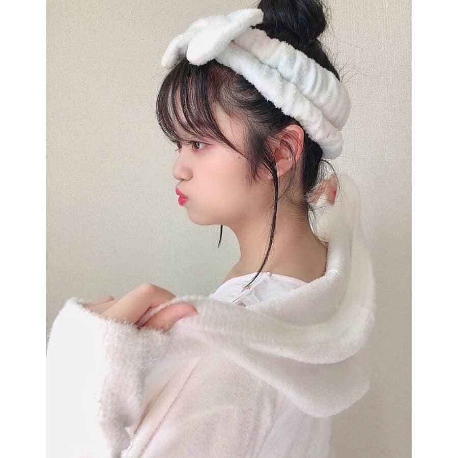 のインスタグラム：「ジェラピケ☁️mayu.♡ ＊ ＊ ＊ #ジェラートピケ #gelatopique #ジェラピケ #部屋着 #パジャマ #roomwear #ヘアアレンジ #ヘアスタイル #おだんごヘア #おうち時間 #idol #fashion #instalike #instagood」