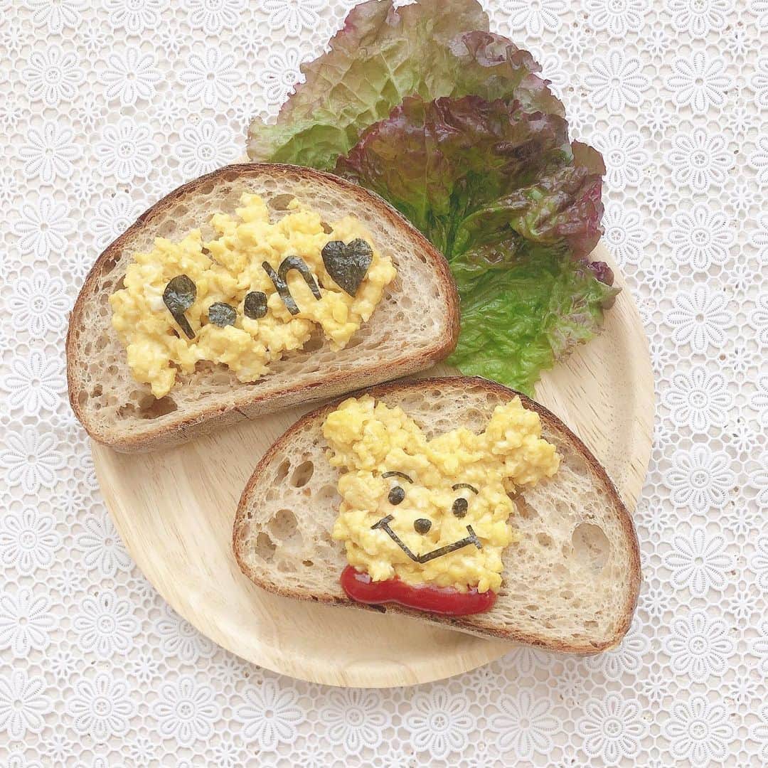 樋口なづなさんのインスタグラム写真 - (樋口なづなInstagram)「🕊 今日の朝ごはん！ プーさんパン作りました 🍯🥬 . この後時間なくなって急いで食べたのは内緒！ . . . #プーさんトースト #トーストアレンジ #breakfast #プーさん #なづなカフェ」5月24日 21時16分 - nazuna_higuchi