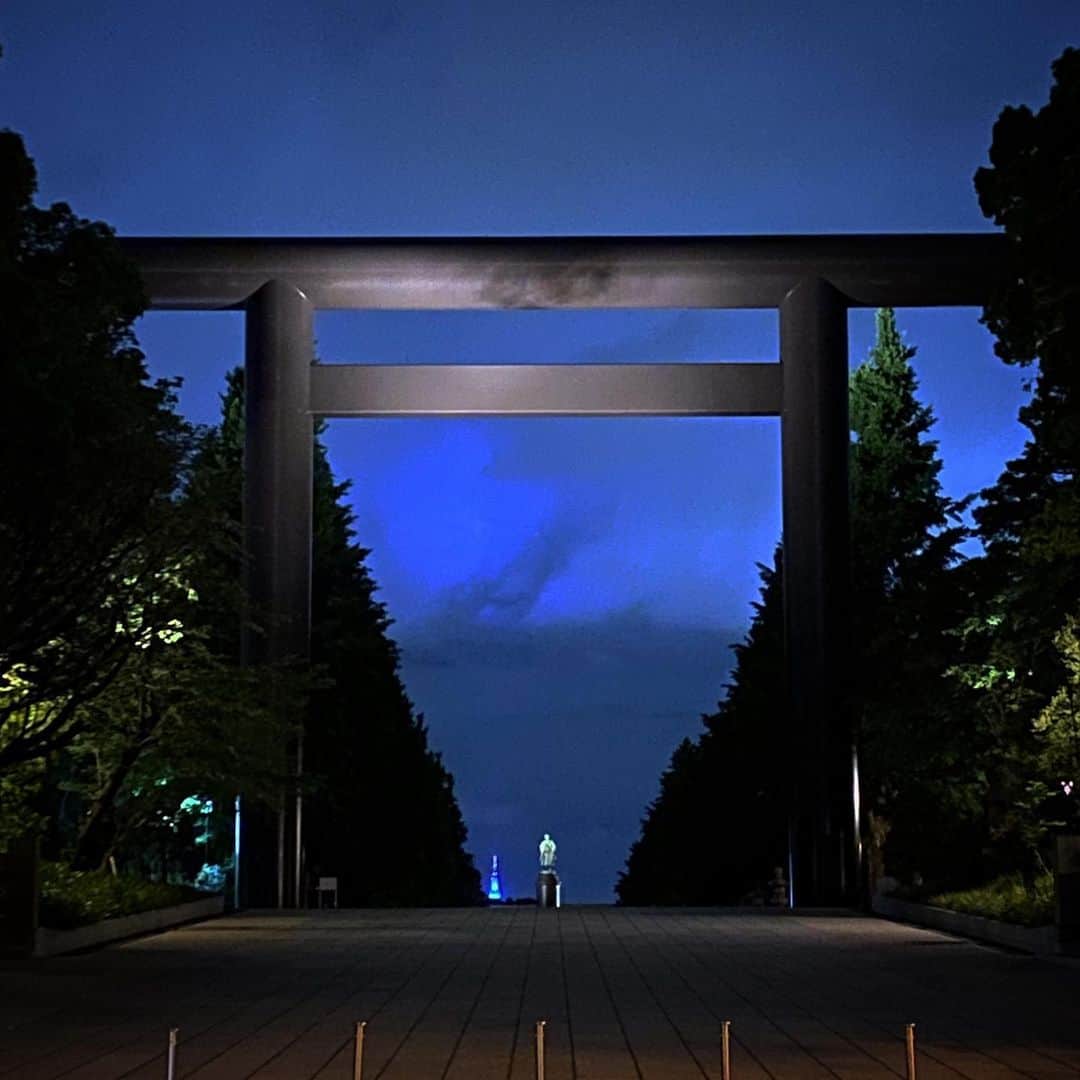 林信行のインスタグラム：「If #Tokyo would go back to become the busy capital of Japan once again after tomorrow, I might miss the tranquility we have at this moment.」