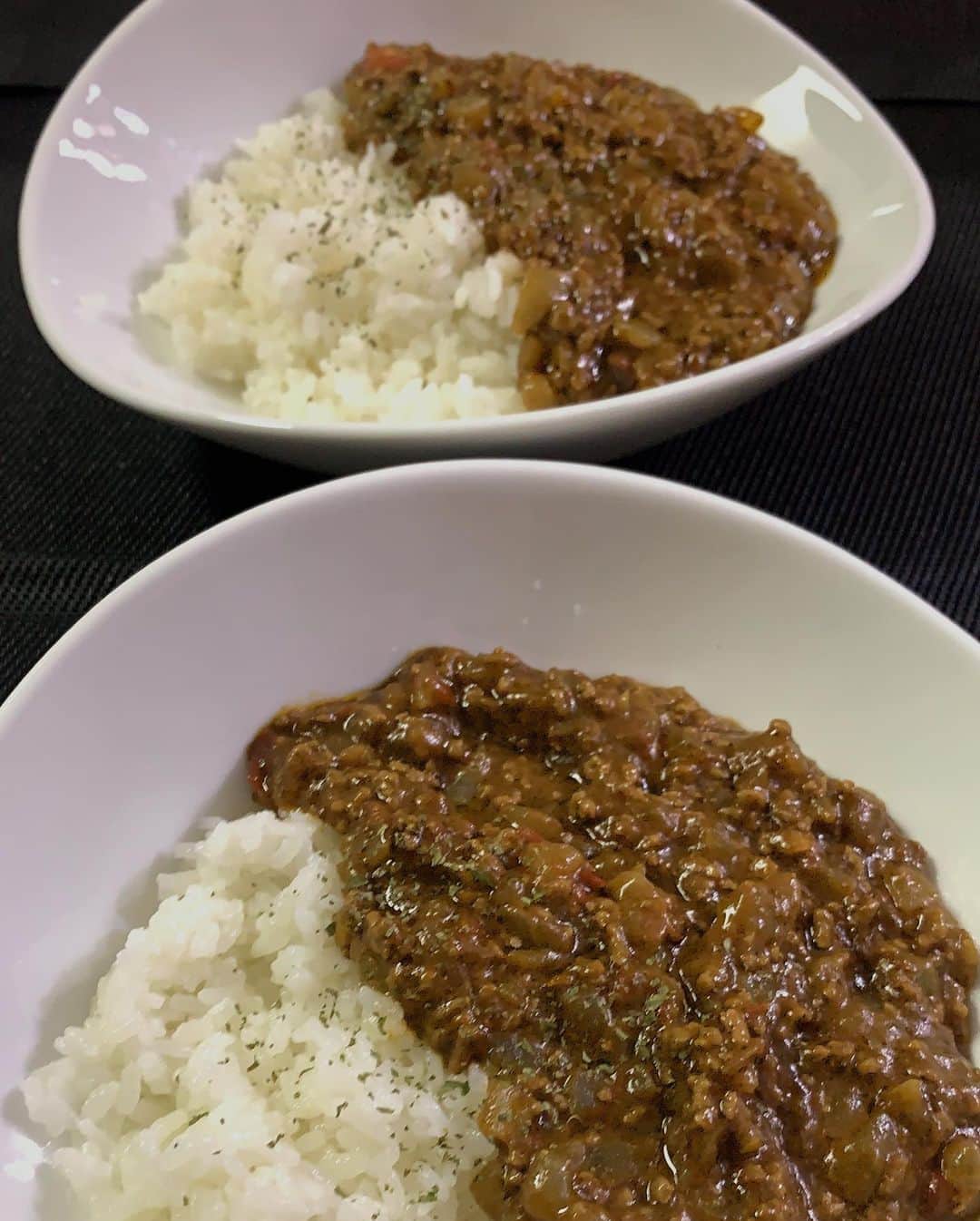 水谷雅子さんのインスタグラム写真 - (水谷雅子Instagram)「#晩御飯#リクエスト晩御飯#おうちごはん  #dinner  #キーマカレー #サラダ#らっきょう  #水谷雅子#水谷雅子beautybook50の私」5月24日 21時40分 - mizutanimasako