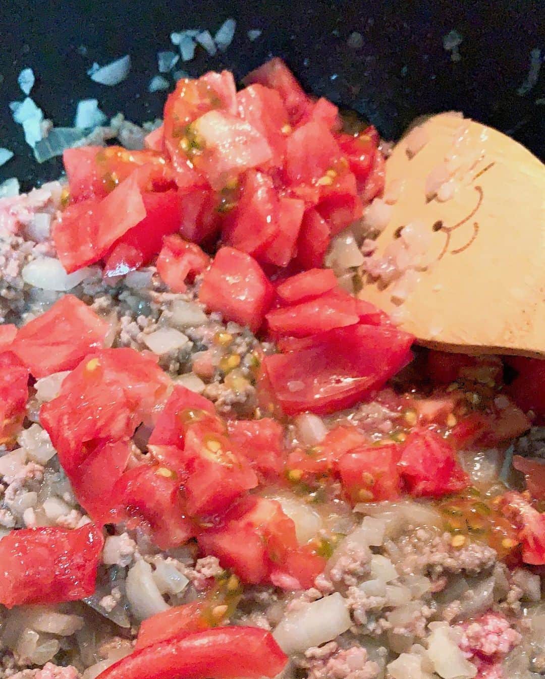 水谷雅子さんのインスタグラム写真 - (水谷雅子Instagram)「#晩御飯#リクエスト晩御飯#おうちごはん  #dinner  #キーマカレー #サラダ#らっきょう  #水谷雅子#水谷雅子beautybook50の私」5月24日 21時40分 - mizutanimasako