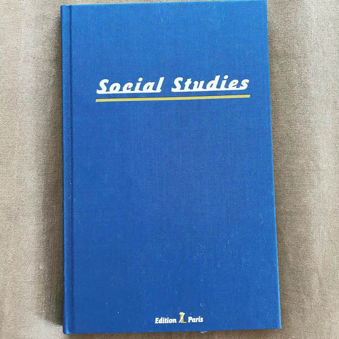 ニック･ウースタさんのインスタグラム写真 - (ニック･ウースタInstagram)「Day 4 of the book challenge...here is the second book by Fran Lebowitz, “Social Studies”. Originally published by Random House in 1981.  In 1994, it was re-released as a compilation with “Metropolitan Life” under the title of “The Fran Lebowitz Reader”. For a gay kid from Kansas, this was truly my handbook for life.  In January of 2014, I got to have lunch with Fran and she signed the two volumes. And we smoked a lot of cigarettes!  This slipcased, two volume set was published by Steidl in 2003.  Today I challenge @billmelnick #7daysbookcoverchallenge #7daybookchallenge」5月24日 21時41分 - nickwooster