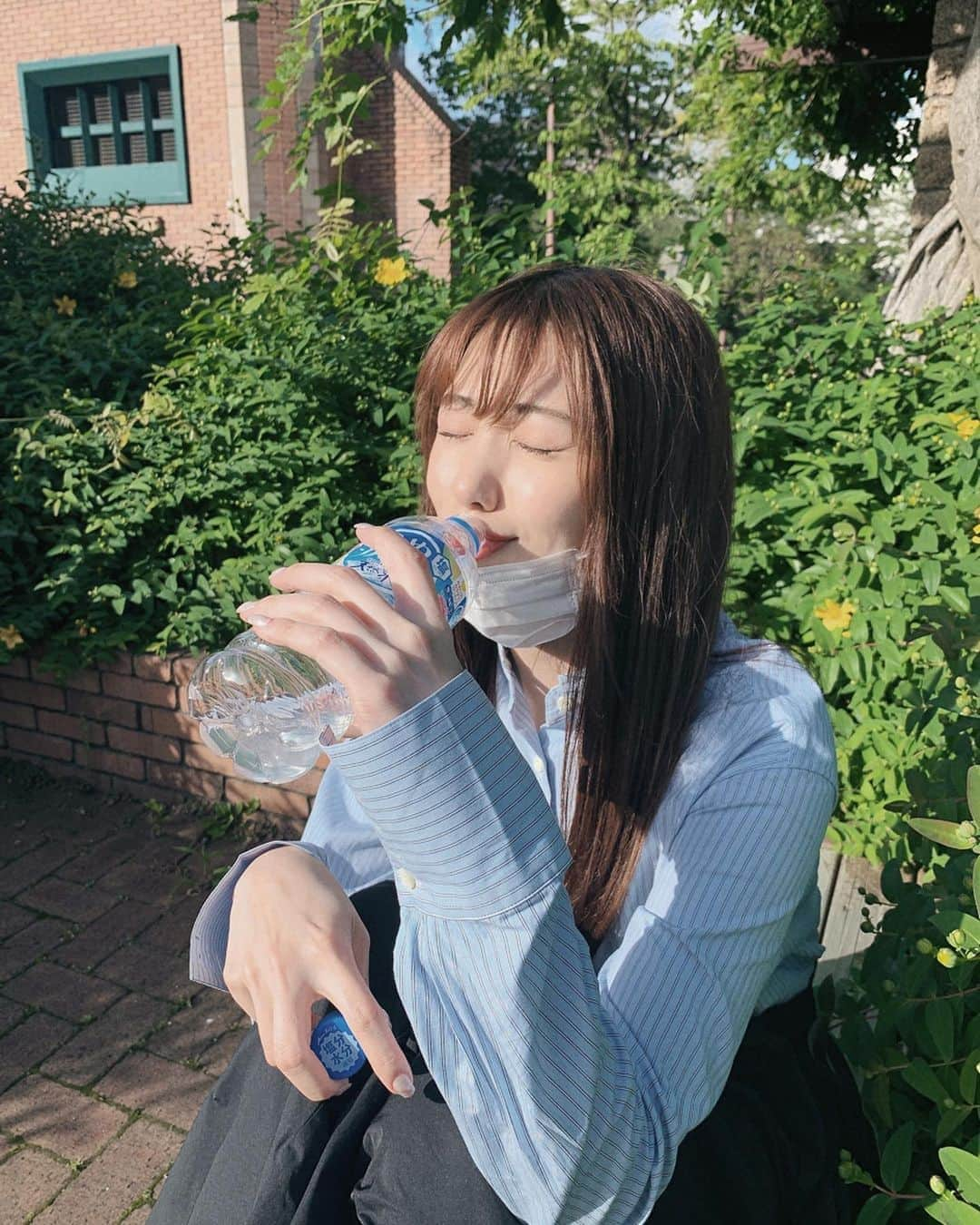 山岸逢花さんのインスタグラム写真 - (山岸逢花Instagram)「今日も気持ちよかったね〜 散歩してきたよ🍃 . . 気づいたら果物買いすぎたよ🍊🐒 . マンゴスチンとか買ったけど 未知だ、、、 どうやって切って食べるんだろう🙉 . . . #山岸逢花 #あいぱん #AV女優 #AV #私服 #あいぱんふく #coordinate #aikayamagishi」5月24日 22時00分 - ayakayamagishi_