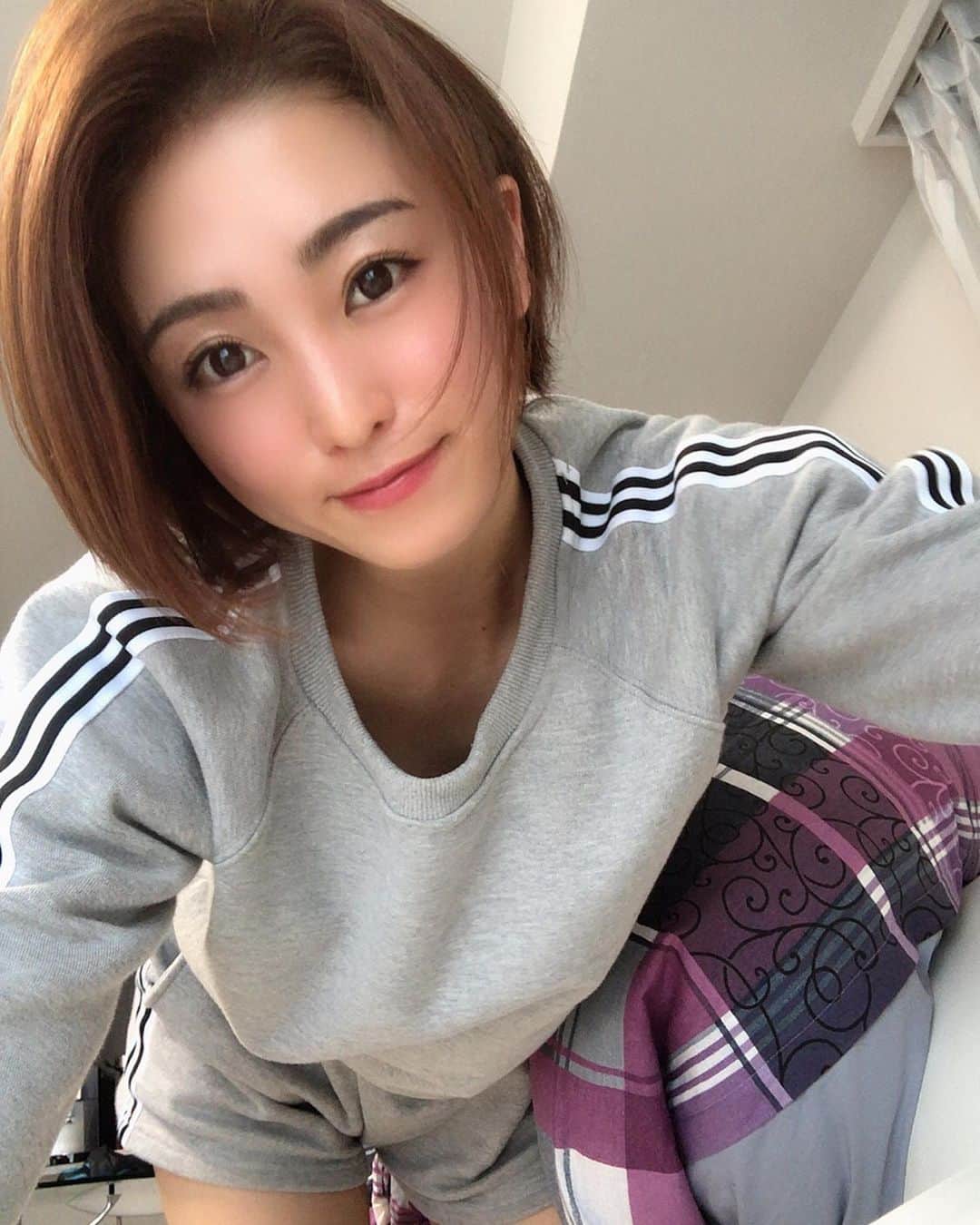 柚月めいさんのインスタグラム写真 - (柚月めいInstagram)「. 寝るね~🧘🏼‍♀️🌙 . . . . #部屋着 #おうちじかん ってやつ？！ #selfie #follw#gn#roomwear  #pic#make#ショートカット#instagood#smile #柚月めい」5月24日 22時17分 - meimei.yuzu