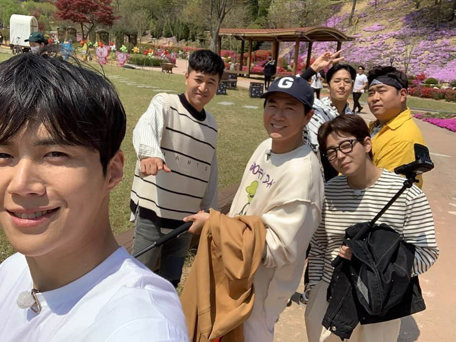 DINDINさんのインスタグラム写真 - (DINDINInstagram)「넘나 따뜻해 우리 멤버들 💕  #1박2일 #연정훈 #김종민 #문세윤 #김선호 #라비 #딘딘 #한명씩들어오는거너무귀엽다」5月24日 22時28分 - dindinem