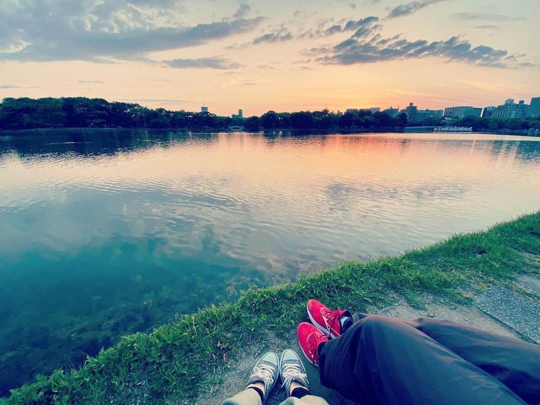谷桃子さんのインスタグラム写真 - (谷桃子Instagram)「久しぶりに夕方のお散歩✨🌸 風と緑の香りに癒された日曜日✨☘️✨今日も優しさと思いやりを有難う☺️✨ #お散歩 #有難うでいっぱいの一日 #感謝」5月24日 23時17分 - momoko5999