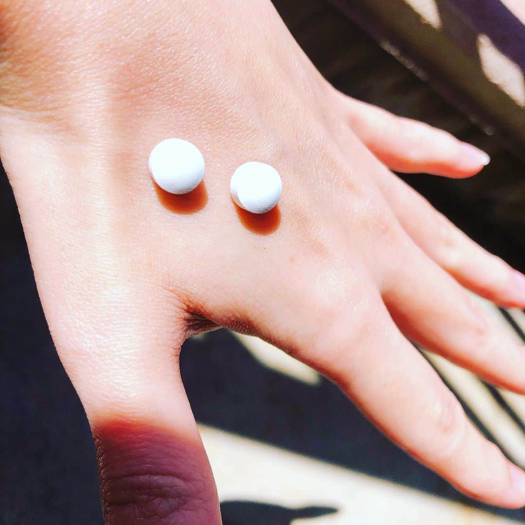 脇田唯さんのインスタグラム写真 - (脇田唯Instagram)「💊 UVU ホワイトタブレット Instagramのプレゼントで 当たりましたぁ！  こちら、 レッドオレンジコンプレックスを100mg配合された、塗る日焼け止めに合わせて使う新提案美容補助食品だそうです✨  粒も小さくて飲みやすい！ 日焼け止めクリームと併用で完璧な日焼け止め対策！  今はお外に出る時間も少ないですが、これからコロナが落ち着いて、活躍してくれる日を願います。  #飲む日焼け止め  #日焼け止めサプリ #飲む日焼け止めサプリ  #ウブホワイトタブレット  #uvu  #UVUホワイト #日焼け対策 #uvケア」5月24日 23時32分 - post_yui