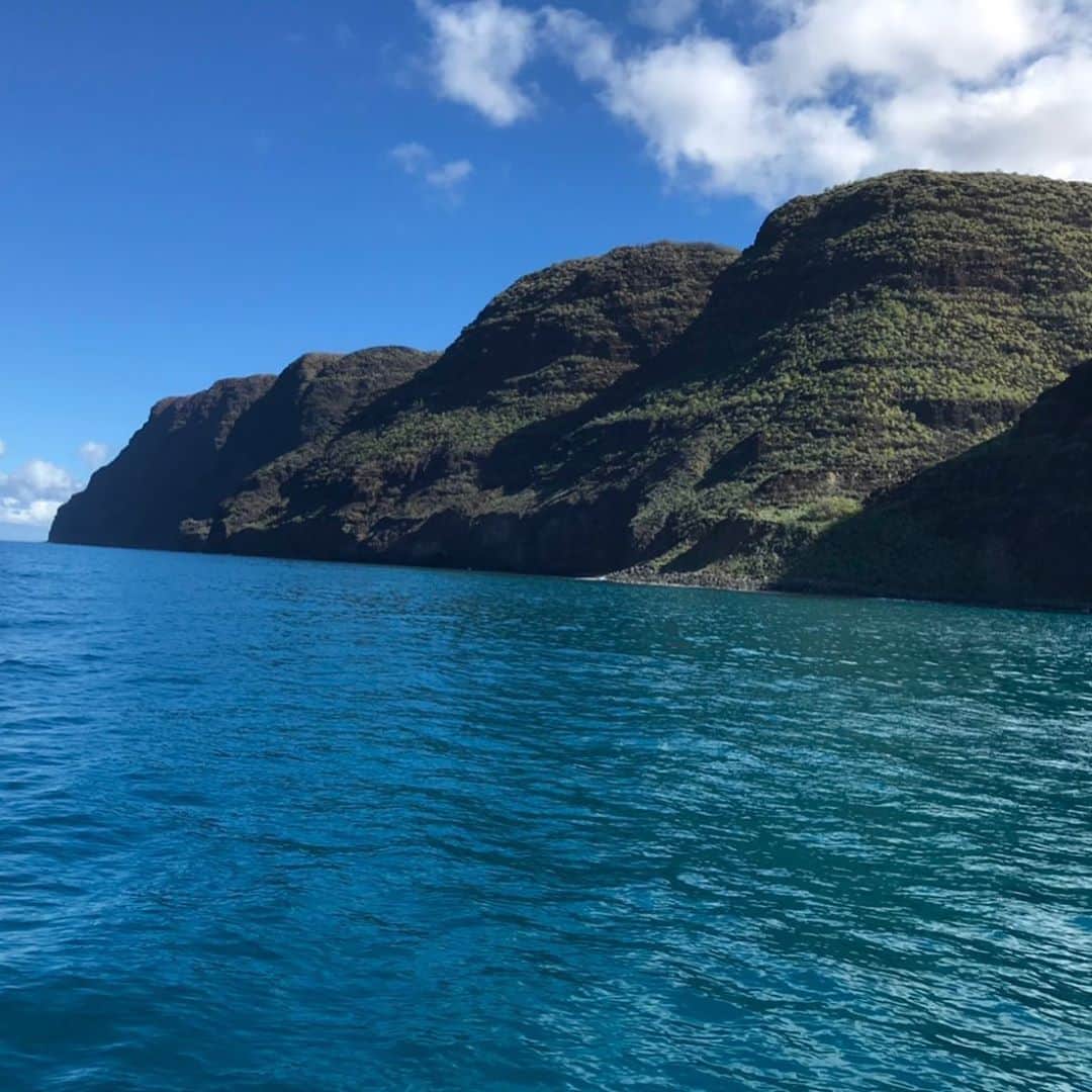 美城れんのインスタグラム：「今日は…今日も、カウアイ島の写真です😌✨✈️ 明日からまた、新しい1週間！ 今出来る事を考え、優しい心を忘れずに 前を向いて進みたい！と思った日曜日 今日も、全てに心からの感謝を😌👏✨ ありがとう✨✨✨mahalo🌈」