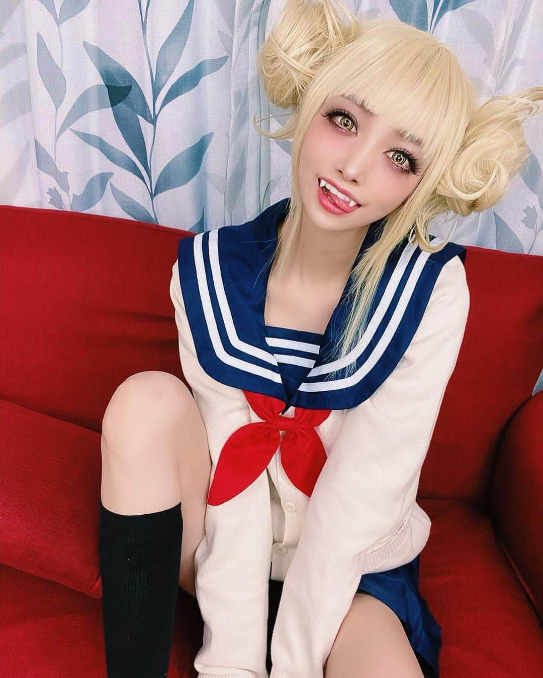 サキ吉さんのインスタグラム写真 - (サキ吉Instagram)「YouTubeでヒロアカのトガちゃんのコスプレしました🤭💋 ． YouTubeは絶賛編集中なので来週末には出す予定👌 それまでtiktokは更新していくのでチェックしてね❤️✨ ． #僕のヒーローアカデミア #ヒロアカ #myheroacademia  #mha #トガヒミコ #トガヒミココスプレ #コスプレ #コスプレイヤー #cosplay #cosplayer  #cosplaygirl  #japanesecosplayer  #週刊少年ジャンプ」5月24日 23時40分 - sakikichi1201